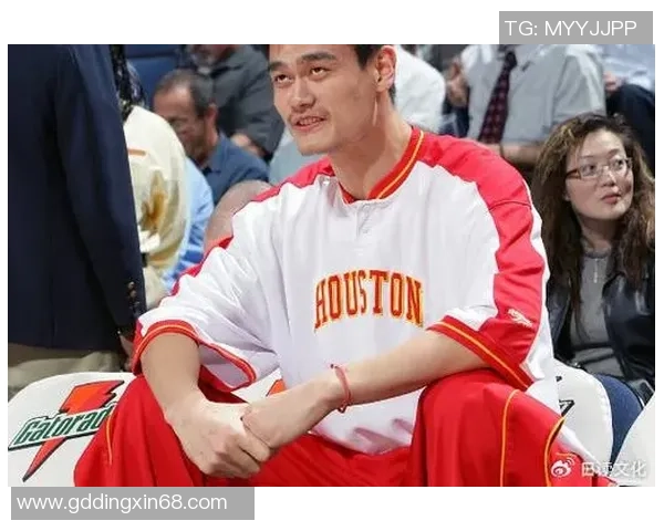 姚明在篮球盛典上发表祝贺词激励年轻球员追逐梦想与成就