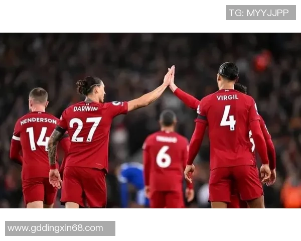 英超激战：利物浦与里昂鏖战成平局引发全场热议