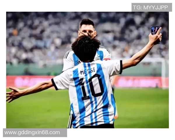 AC米兰逆转巴黎圣日耳曼绝杀瞬间引发全场狂欢与转会传闻热议